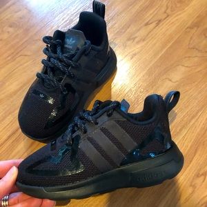 Black adidas size 8 toddler sneaker